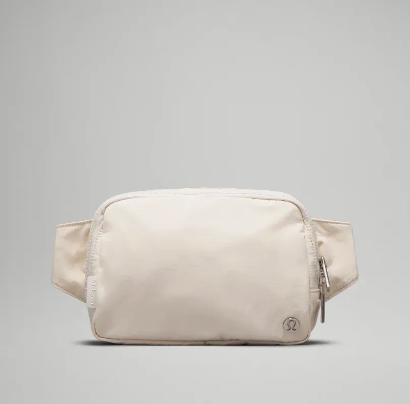 Premium Athleisure Lululemon Everywhere Belt Bag